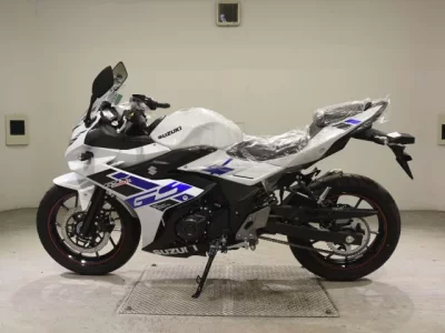 Suzuki GSX250RA