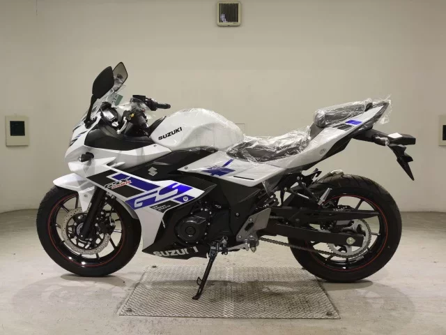 Suzuki GSX250RA