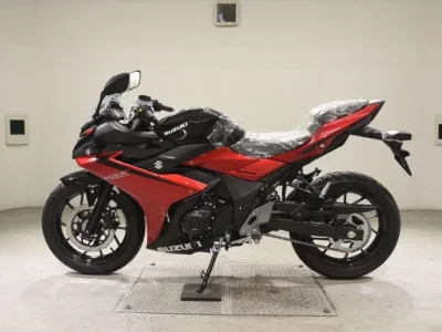 Suzuki GSX250RA
