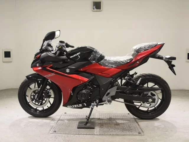 Suzuki GSX250RA