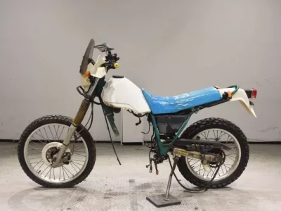 Yamaha SEROW 225-1