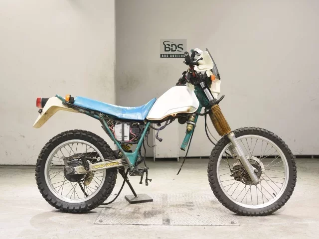 Yamaha SEROW 225-1