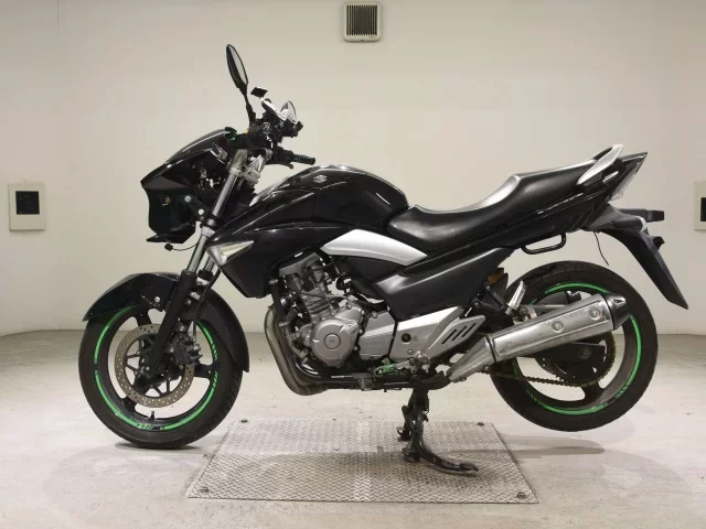Suzuki GSR250