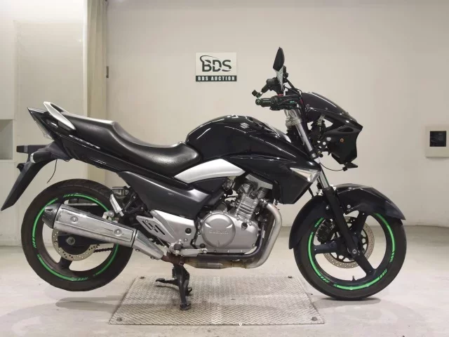 Suzuki GSR250