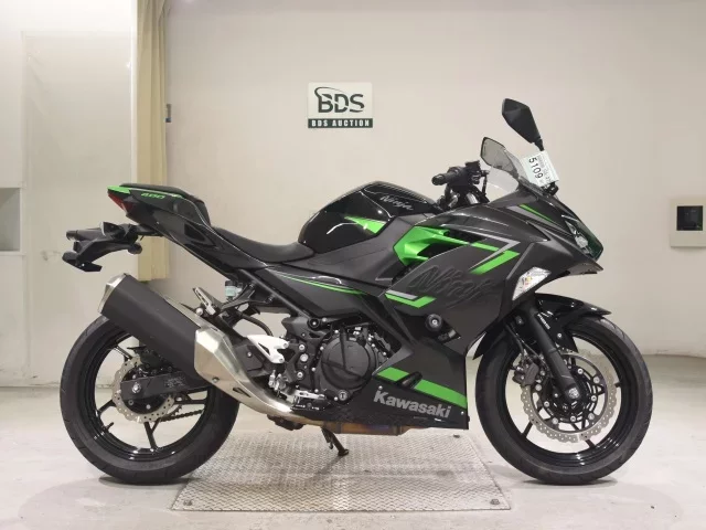 Kawasaki NINJA400-2