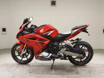 Honda CBR250RR-2