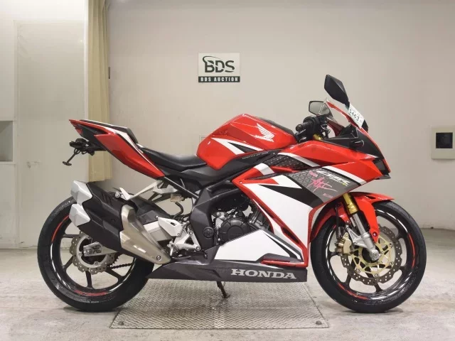 Honda CBR250RR-2