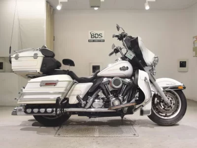 Harley-Davidson HARLEY FLHTCU1580
