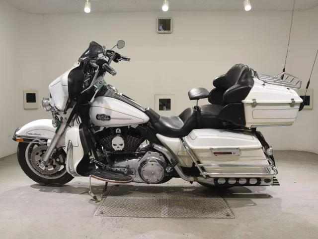 Harley-Davidson HARLEY FLHTCU1580