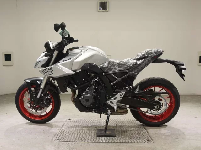 Suzuki GSX-8S