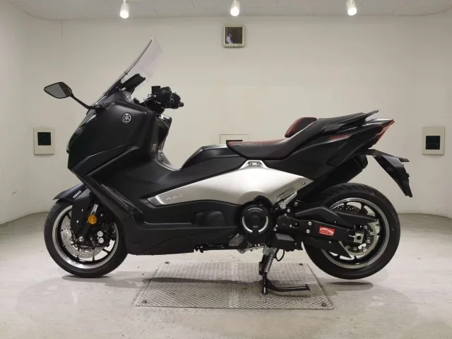 Yamaha T-MAX560
