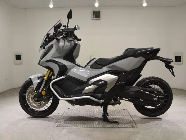 Honda X-ADV750-2