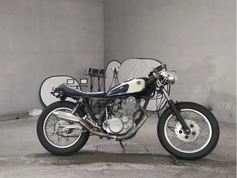 Yamaha SR400-1