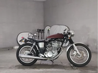 Yamaha SR400-1
