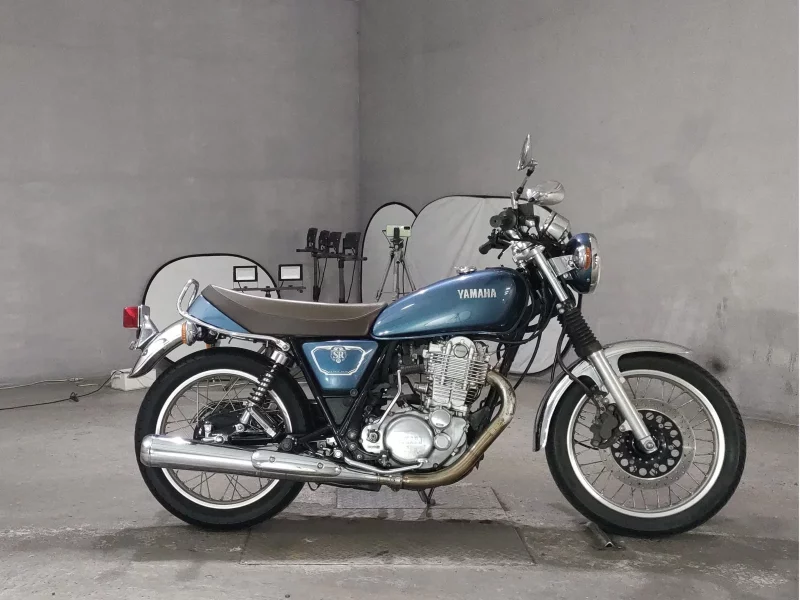 Yamaha SR400-1