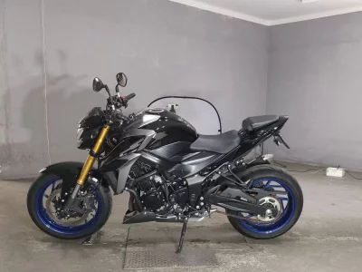 Suzuki GSX-S750