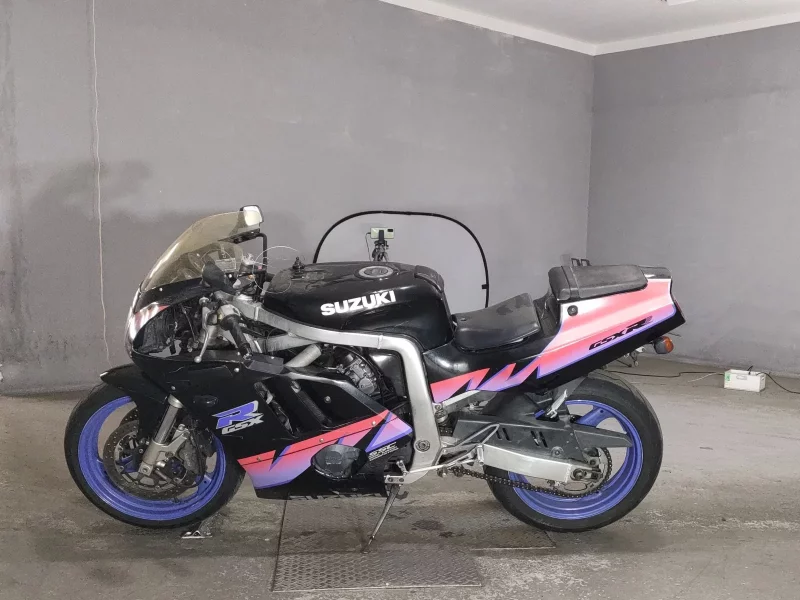 Suzuki GSX-R400R