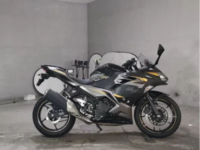 Kawasaki NINJA400