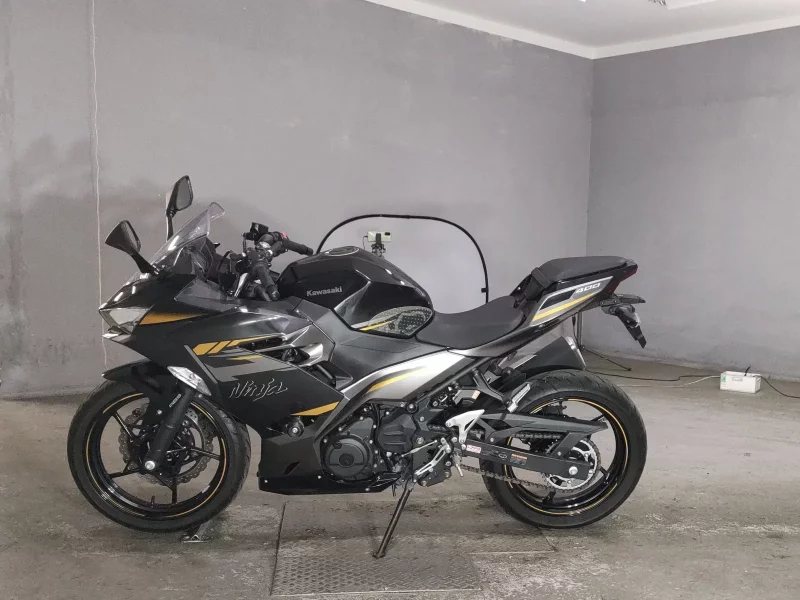 Kawasaki NINJA400