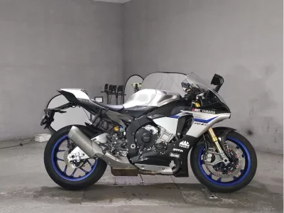 Yamaha YZF-R1M