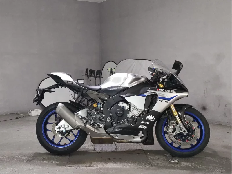Yamaha YZF-R1M