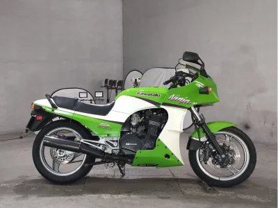 Kawasaki GPZ900R