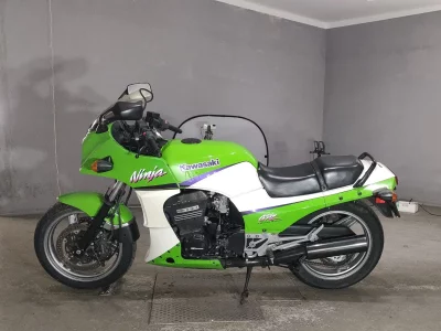 Kawasaki GPZ900R