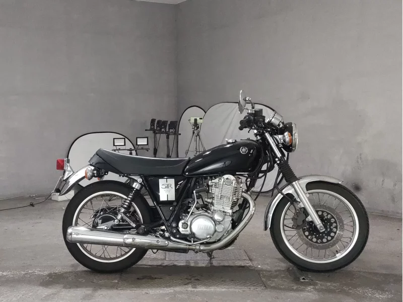 Yamaha SR400-1