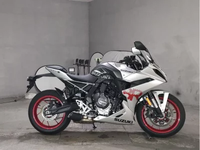 Suzuki GSX-8R