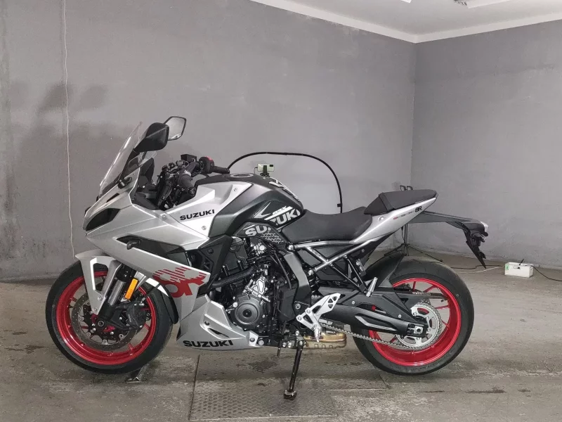 Suzuki GSX-8R
