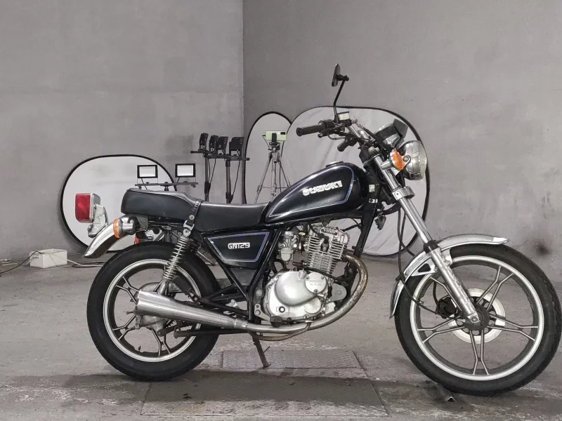 Suzuki GN125E
