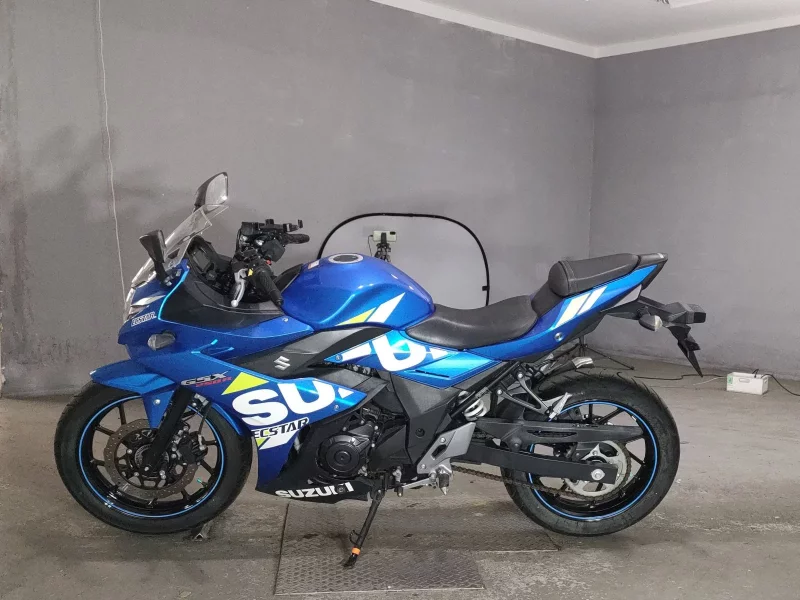 Suzuki GSX250R