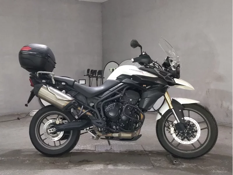 Triumph  TIGER 800 лот № 7450 оценка 4  с аукциона в Японии