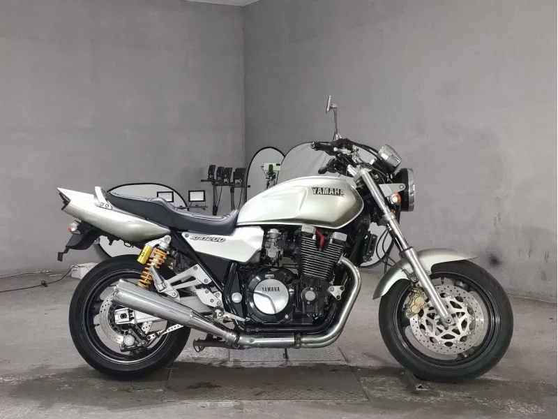 Yamaha XJR1200