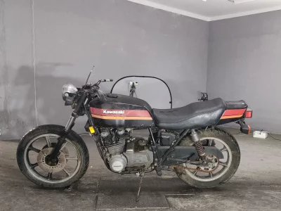 Kawasaki Z700GP
