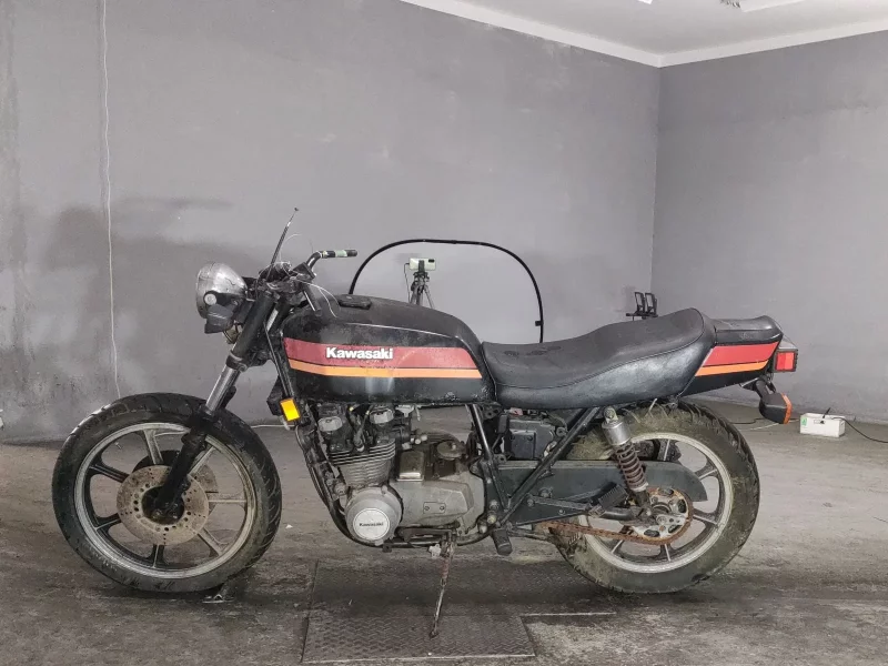 Kawasaki Z700GP