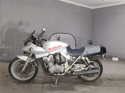Suzuki GSX400S KATANA