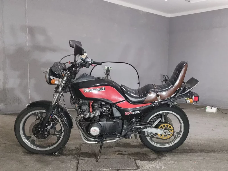 Kawasaki GPZ400F