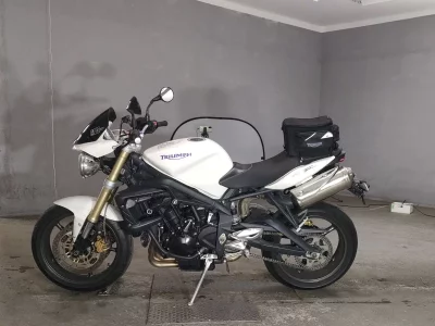 Triumph  STREET TRIPLE лот № 8579 оценка 4  с аукциона в Японии 2