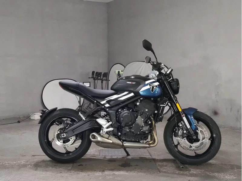 Triumph  TRIDENT 660 лот № 8583 оценка 6  с аукциона в Японии