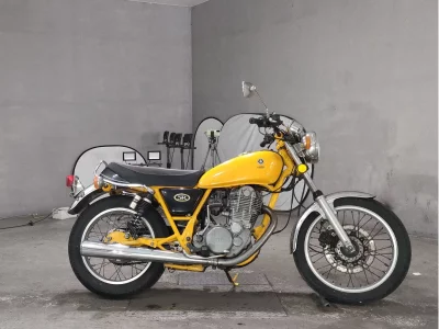 Yamaha SR400-1