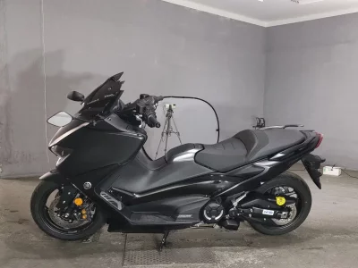 Yamaha T-MAX560 лот № 7601 оценка 4.5  с аукциона в Японии 2