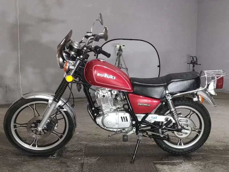 Suzuki GN125H