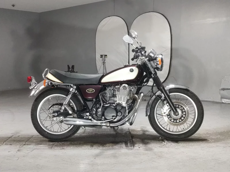 Yamaha SR400-1