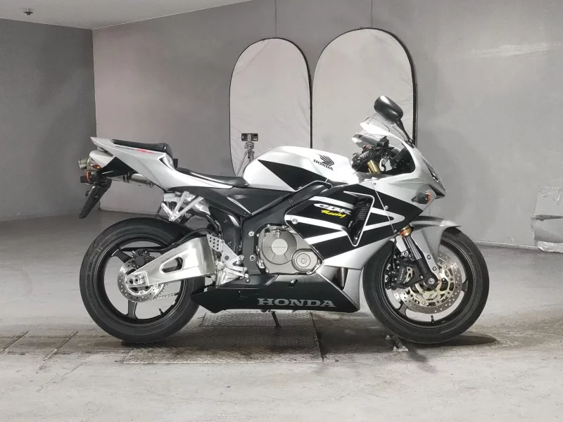 Honda CBR600RR лот № 5409 оценка 4  с аукциона в Японии