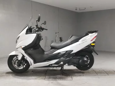 Suzuki BURGMAN400 лот № 5445 оценка 4  с аукциона в Японии 2