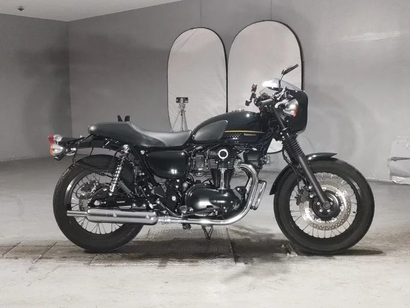 Kawasaki W800KAFE лот № 5454 оценка 5  с аукциона в Японии