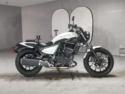 Kawasaki ELIMINATOR 400-1
