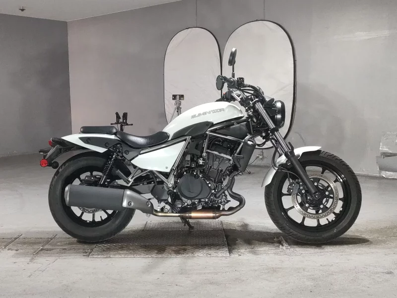 Kawasaki ELIMINATOR 400-1