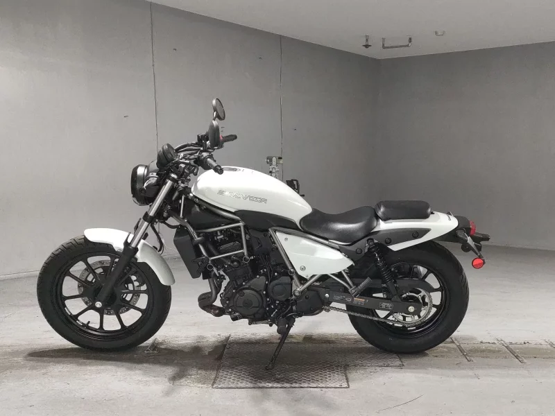 Kawasaki ELIMINATOR 400-1